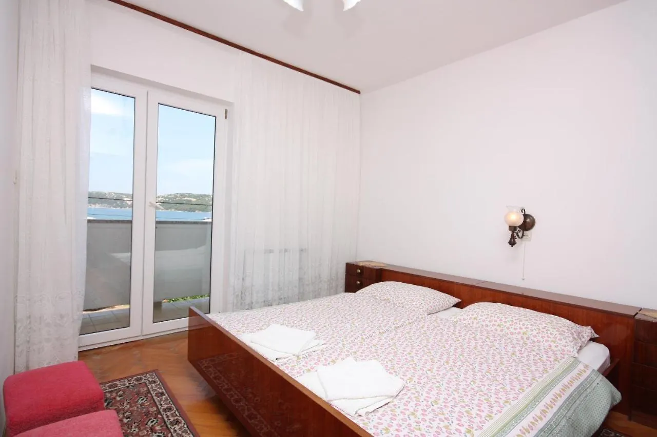 Apartment Supetarska Draga - Donja 2001C 0*,